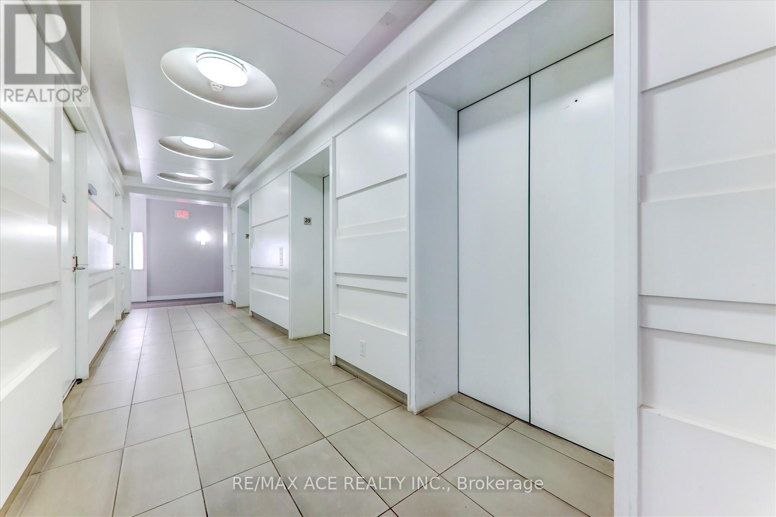 3905 - 14 York Street, Toronto, Ontario  M5J 0B1 - Photo 6 - C12605822