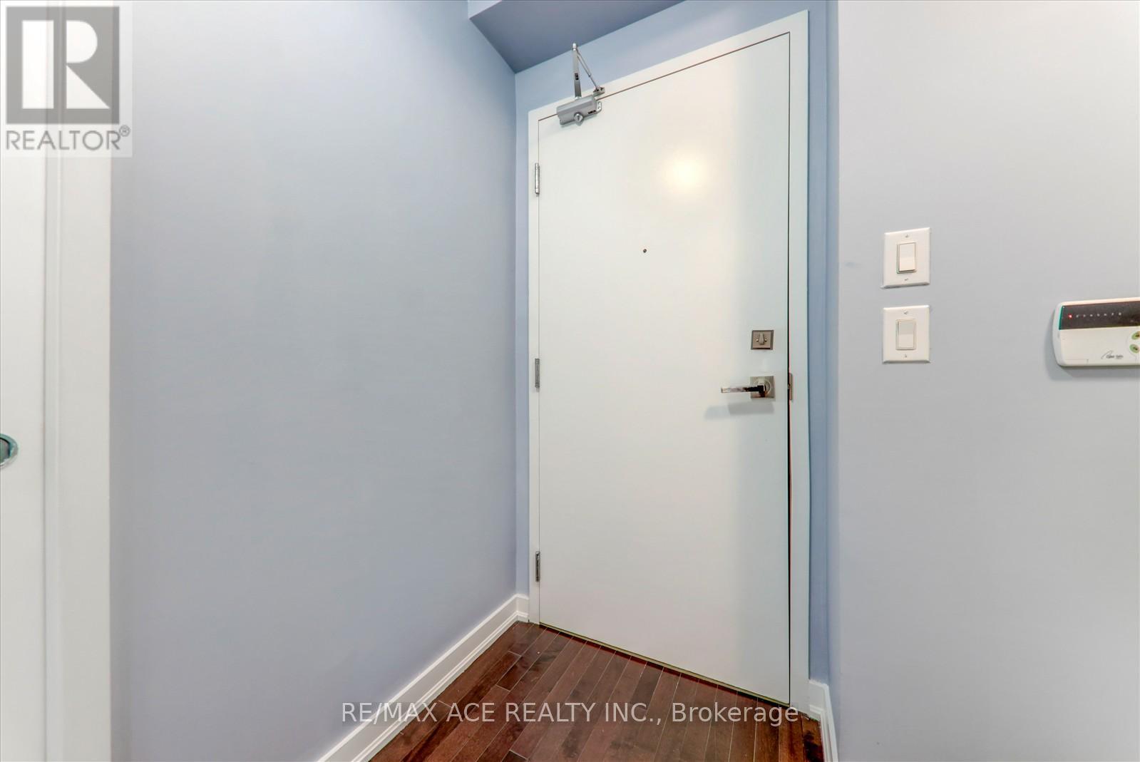 3905 - 14 York Street, Toronto, Ontario  M5J 0B1 - Photo 8 - C12605822