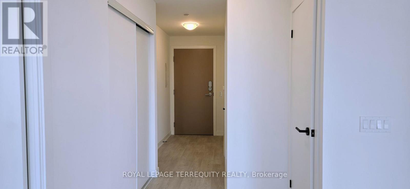 1515 - 1 Quarrington Lane, Toronto, Ontario  M3C 0S4 - Photo 3 - C12605854