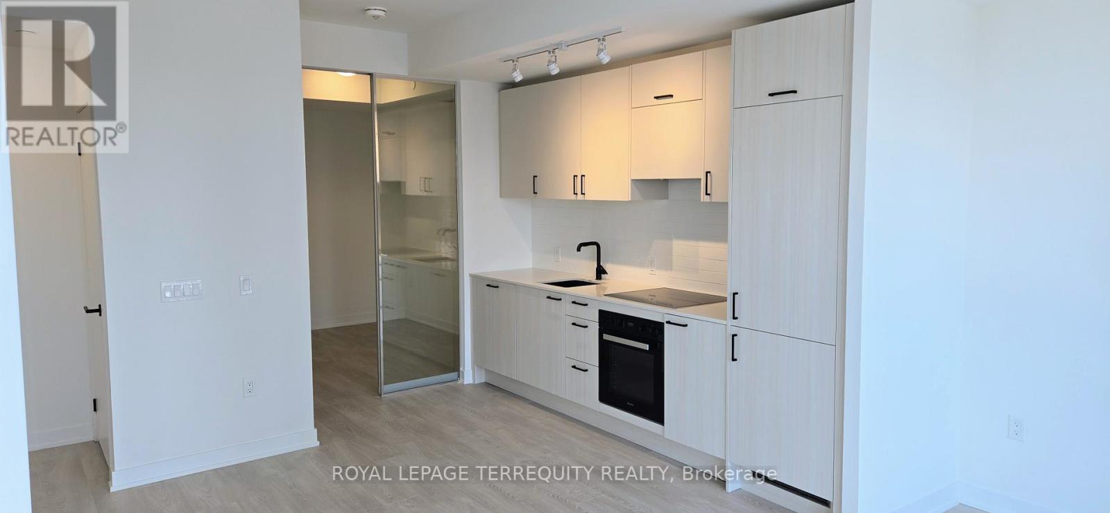 1515 - 1 Quarrington Lane, Toronto, Ontario  M3C 0S4 - Photo 4 - C12605854