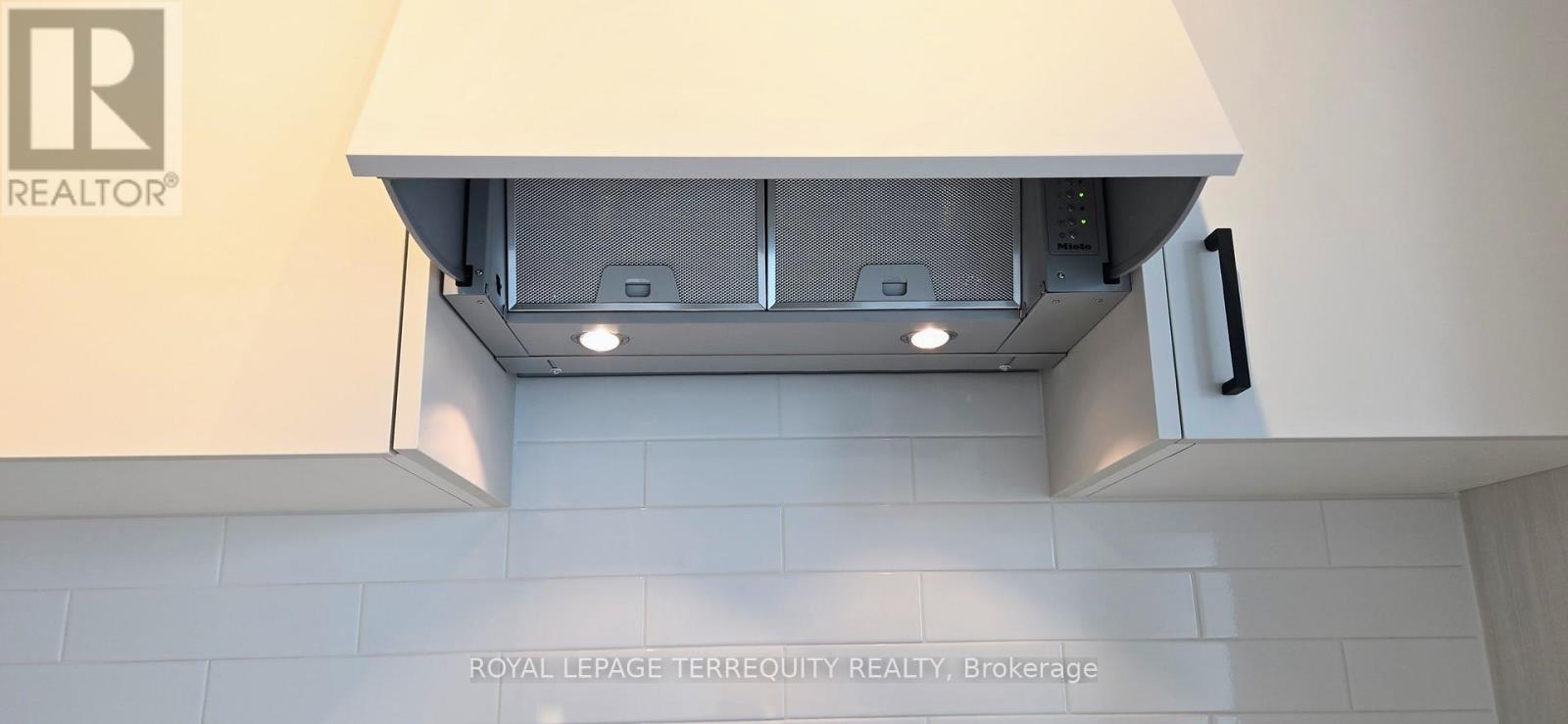 1515 - 1 Quarrington Lane, Toronto, Ontario  M3C 0S4 - Photo 9 - C12605854