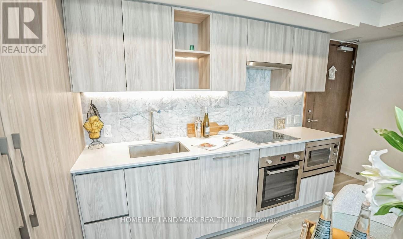 605 - 19 Bathurst Street, Toronto, Ontario  M5V 0N2 - Photo 3 - C12605864