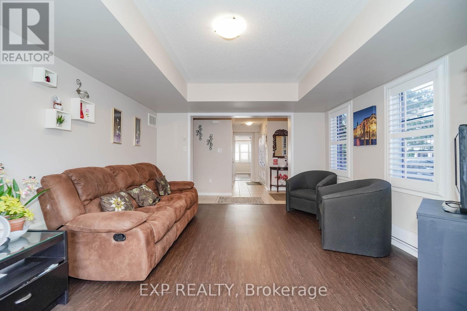 60 Deans Drive, Toronto, Ontario  M1L 0C1 - Photo 4 - E12604260