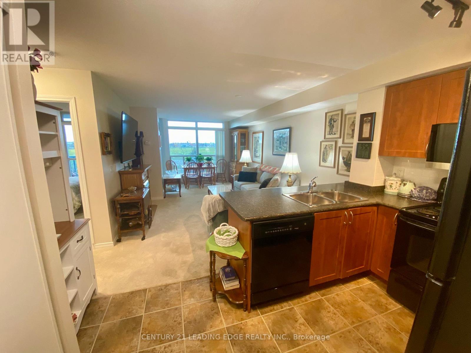 318 - 340 Watson Street W, Whitby, Ontario  L1N 9G1 - Photo 14 - E12604422