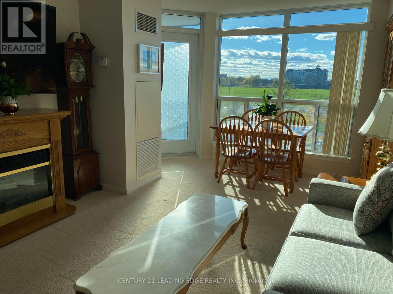 318 - 340 Watson Street W, Whitby, Ontario  L1N 9G1 - Photo 2 - E12604422