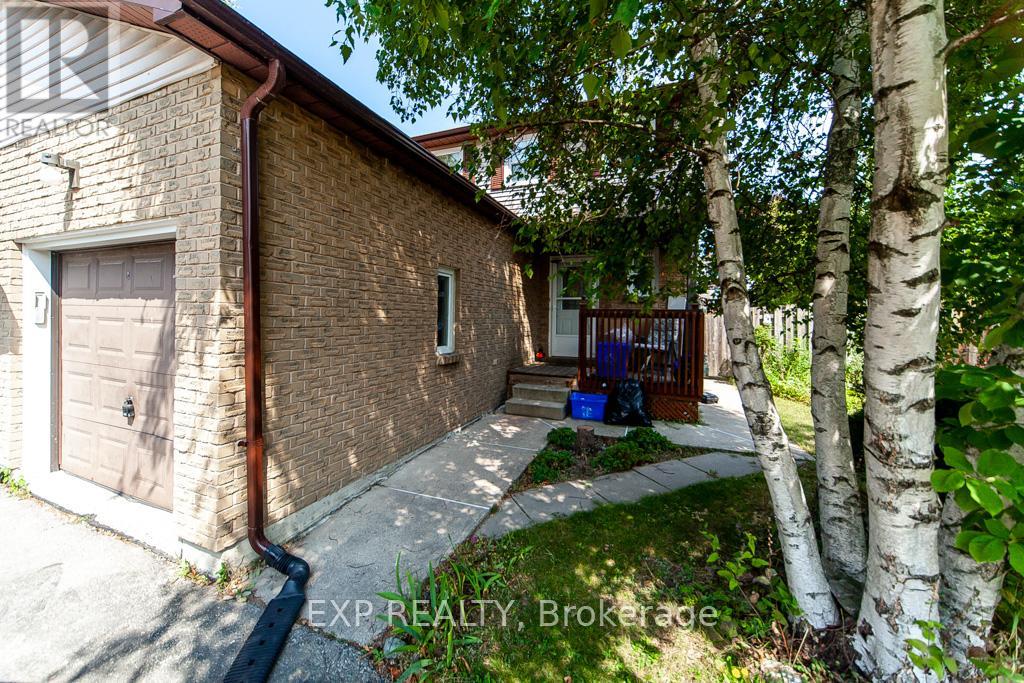 1447 FLEMING COURT, Oshawa, Ontario