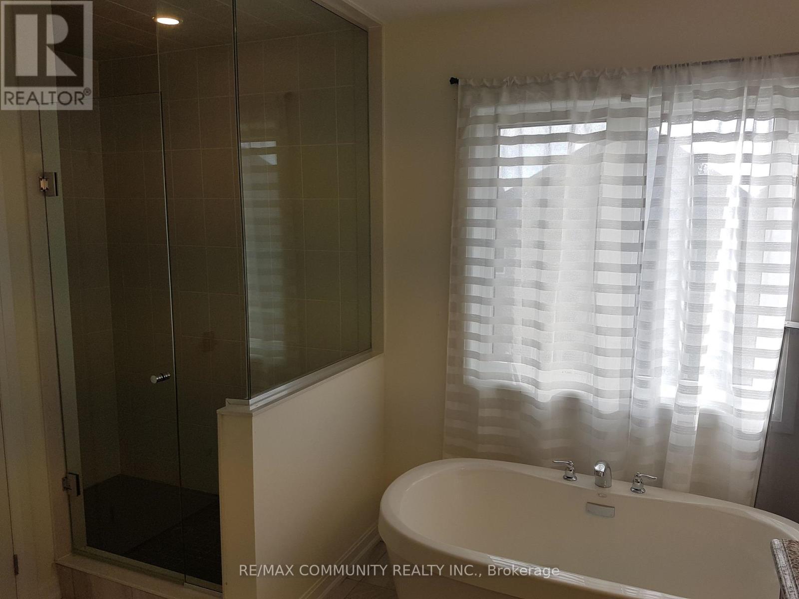 2447 Moonlight Crescent, Pickering, Ontario  L1V 2P8 - Photo 12 - E12605846