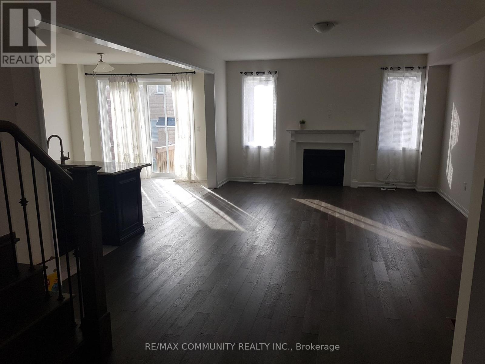 2447 Moonlight Crescent, Pickering, Ontario  L1V 2P8 - Photo 3 - E12605846