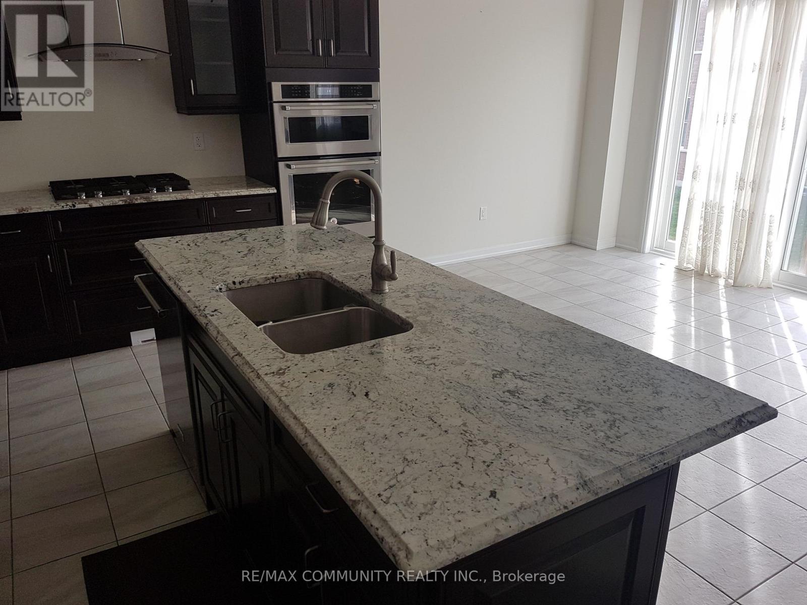 2447 Moonlight Crescent, Pickering, Ontario  L1V 2P8 - Photo 6 - E12605846