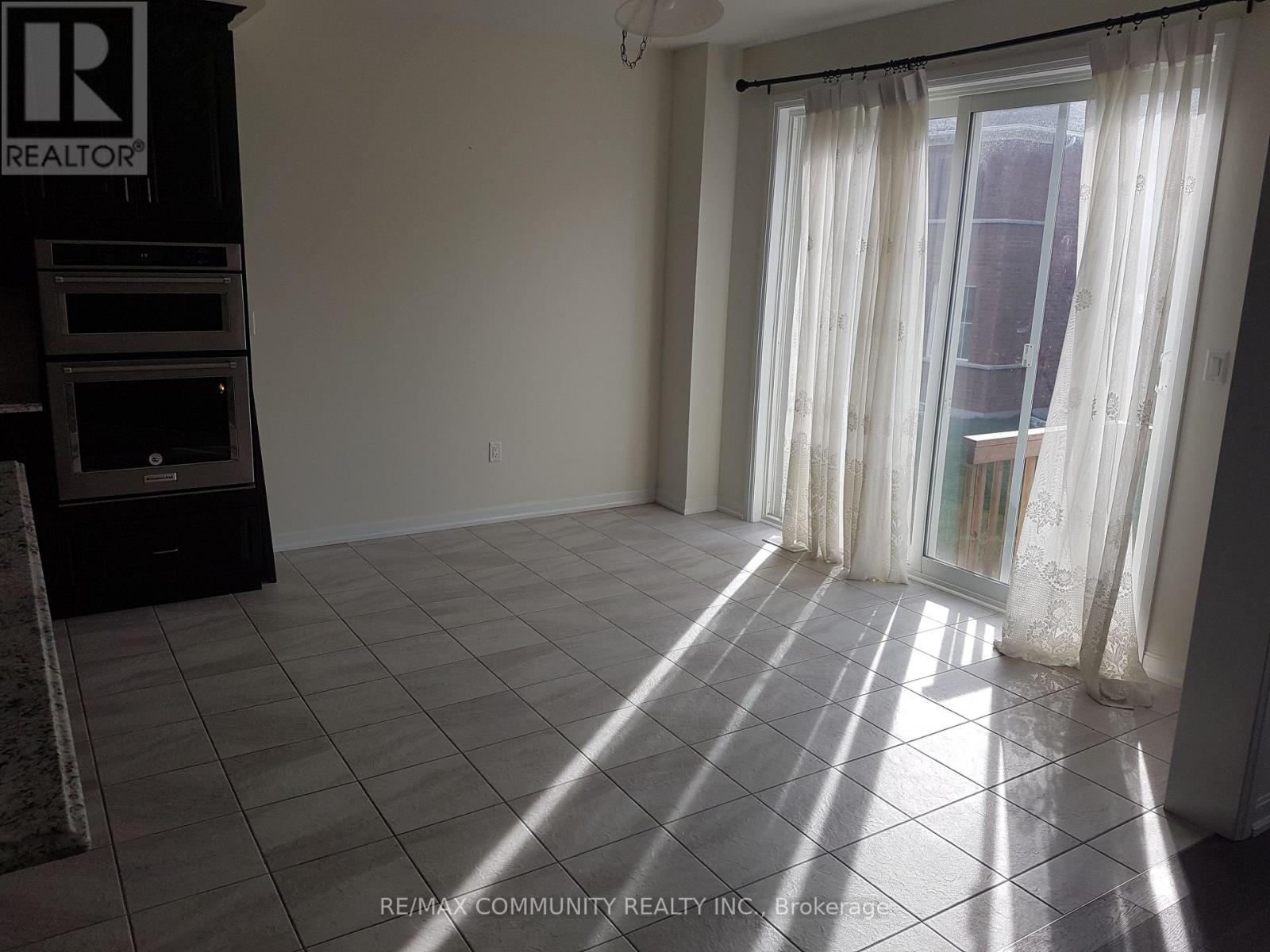 2447 Moonlight Crescent, Pickering, Ontario  L1V 2P8 - Photo 7 - E12605846