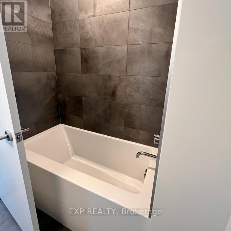 Ph07 - 1000 Portage Parkway, Vaughan, Ontario  L4K 0L1 - Photo 4 - N12605818