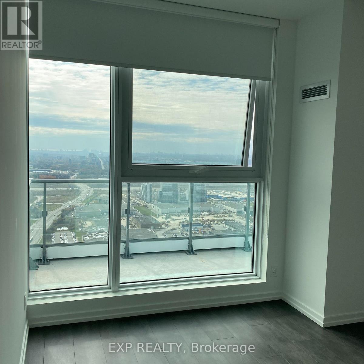 Ph07 - 1000 Portage Parkway, Vaughan, Ontario  L4K 0L1 - Photo 5 - N12605818