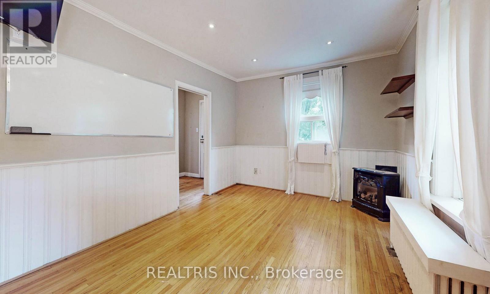 149 Worsley Street, Barrie, Ontario  L4M 1M3 - Photo 8 - S12605794