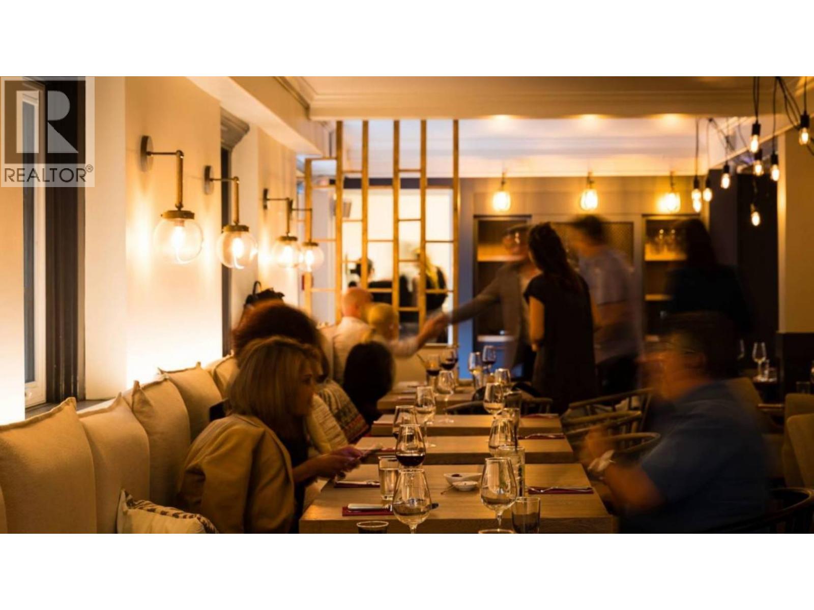 1906 HARO STREET, Vancouver, British Columbia