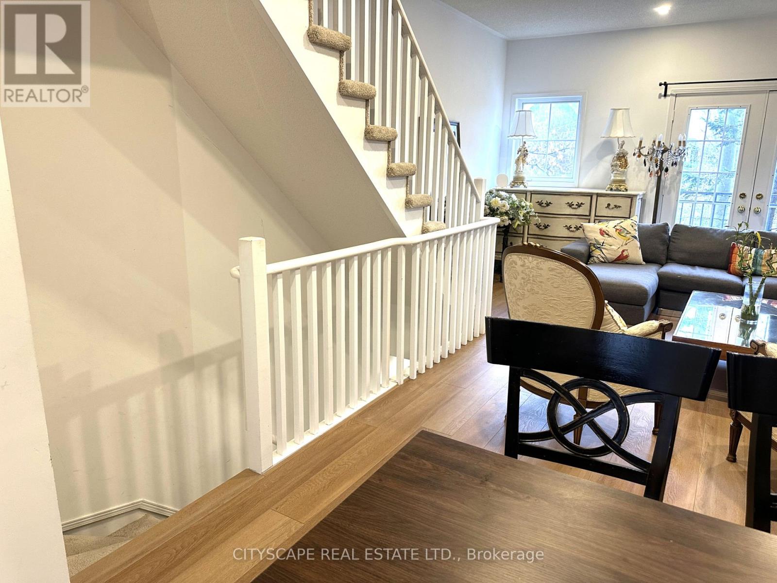 23 Rankin Crescent, Toronto, Ontario  M6P 4H1 - Photo 10 - W12605844