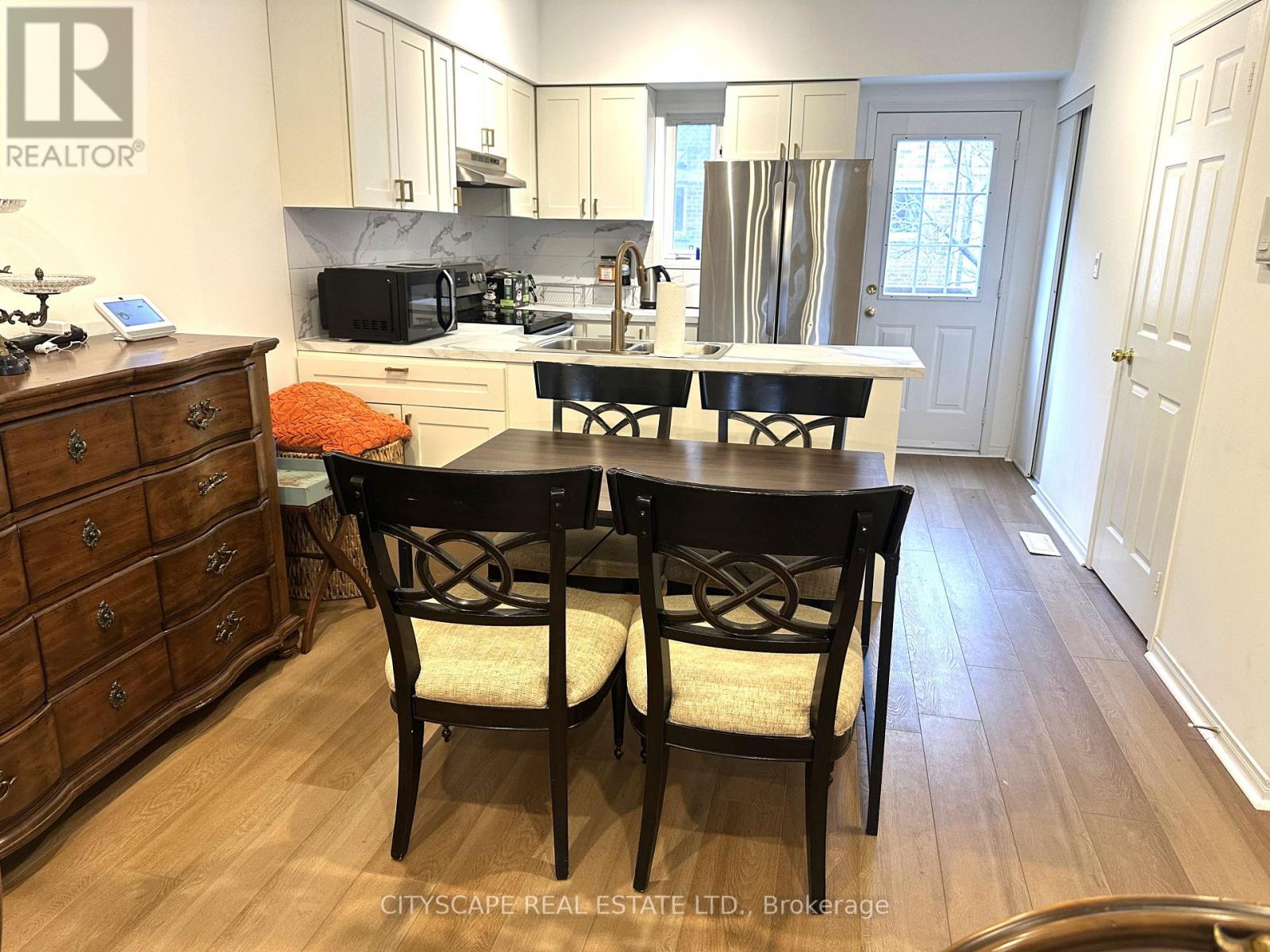 23 Rankin Crescent, Toronto, Ontario  M6P 4H1 - Photo 11 - W12605844