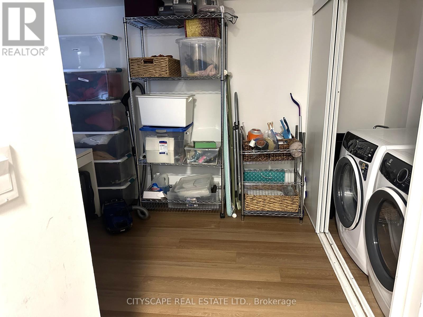 23 Rankin Crescent, Toronto, Ontario  M6P 4H1 - Photo 15 - W12605844