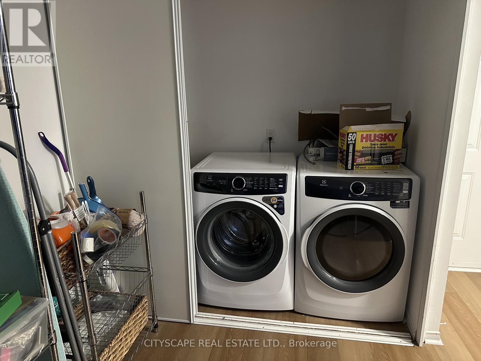 23 Rankin Crescent, Toronto, Ontario  M6P 4H1 - Photo 16 - W12605844