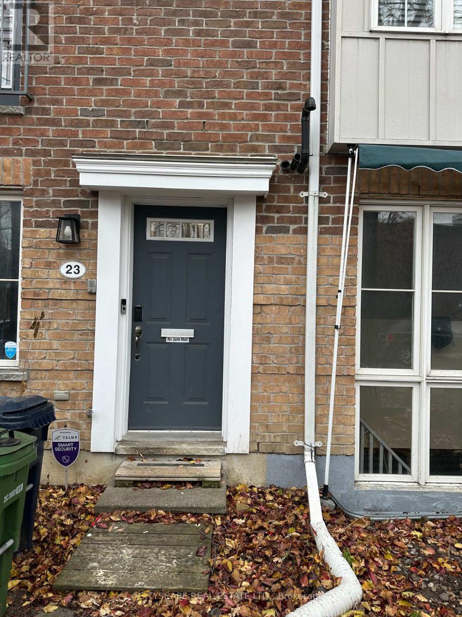 23 Rankin Crescent, Toronto, Ontario  M6P 4H1 - Photo 2 - W12605844