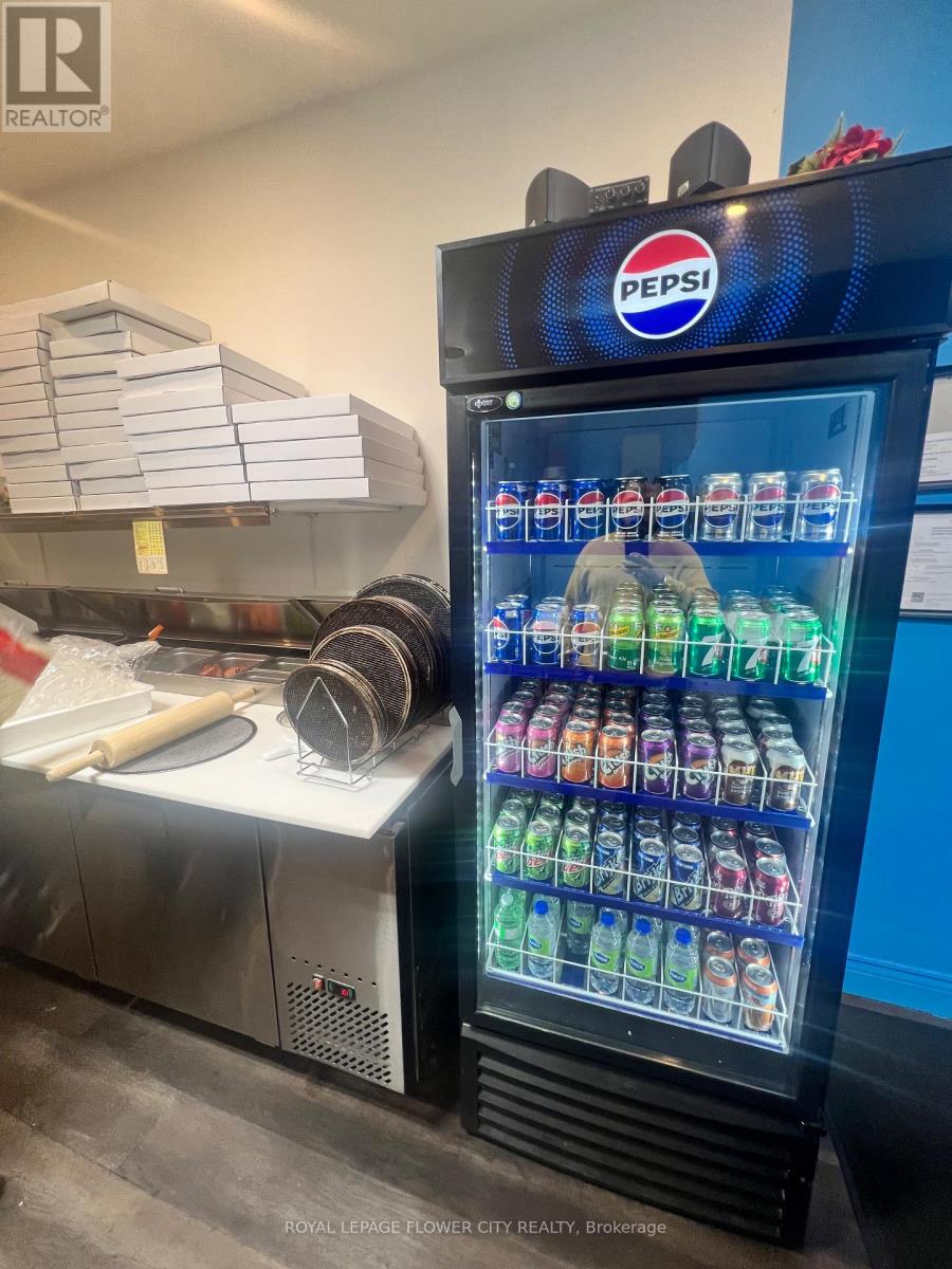 Main Floor - 3341 Dundas Street W, Toronto (Junction Area), Ontario  M6P 2A6 - Photo 3 - W12488556