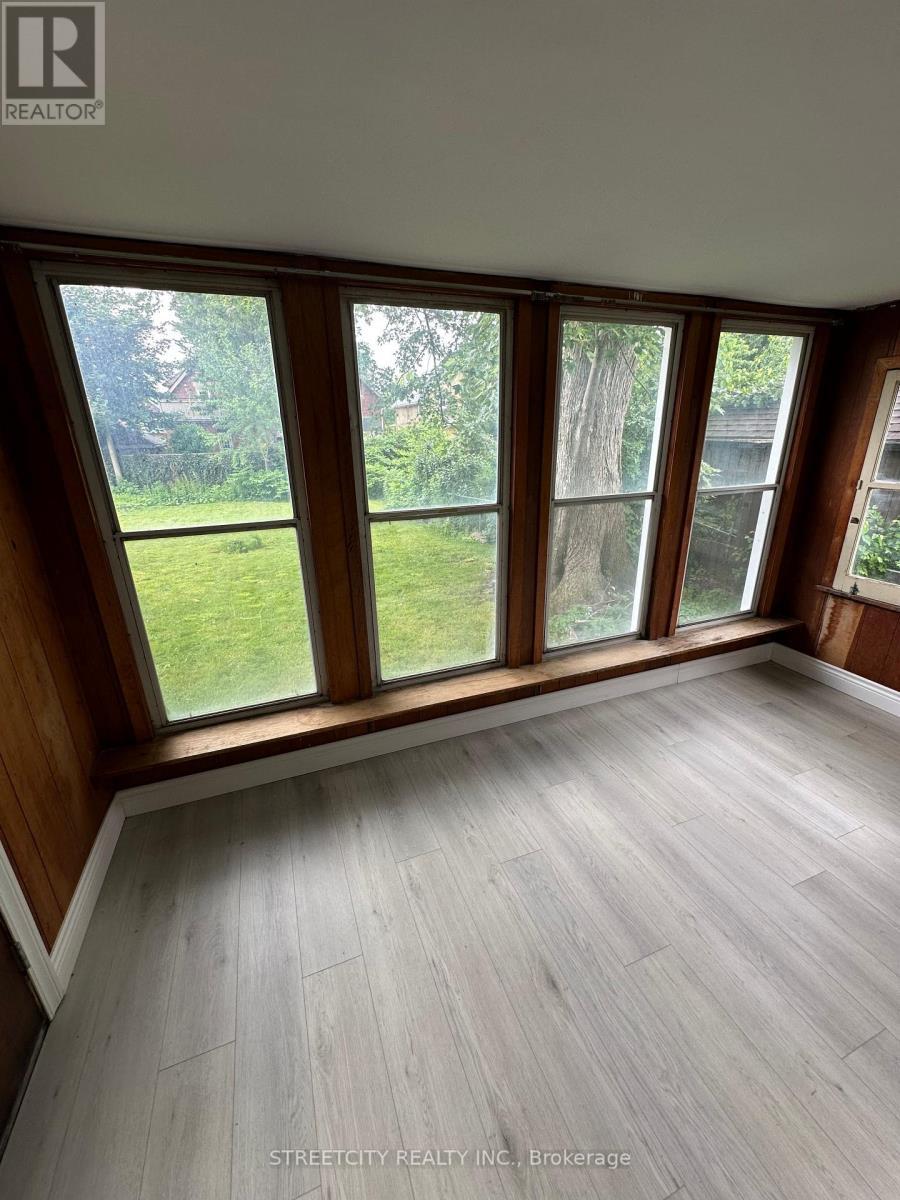 Upper - 437 Charlotte Street, London East, Ontario  N5W 4A5 - Photo 12 - X12605664