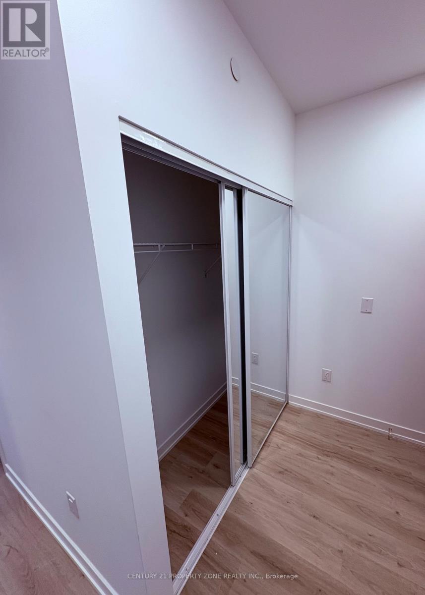 3902 - 395 Square One Drive N, Mississauga, Ontario  L5B 0P6 - Photo 5 - W12470308