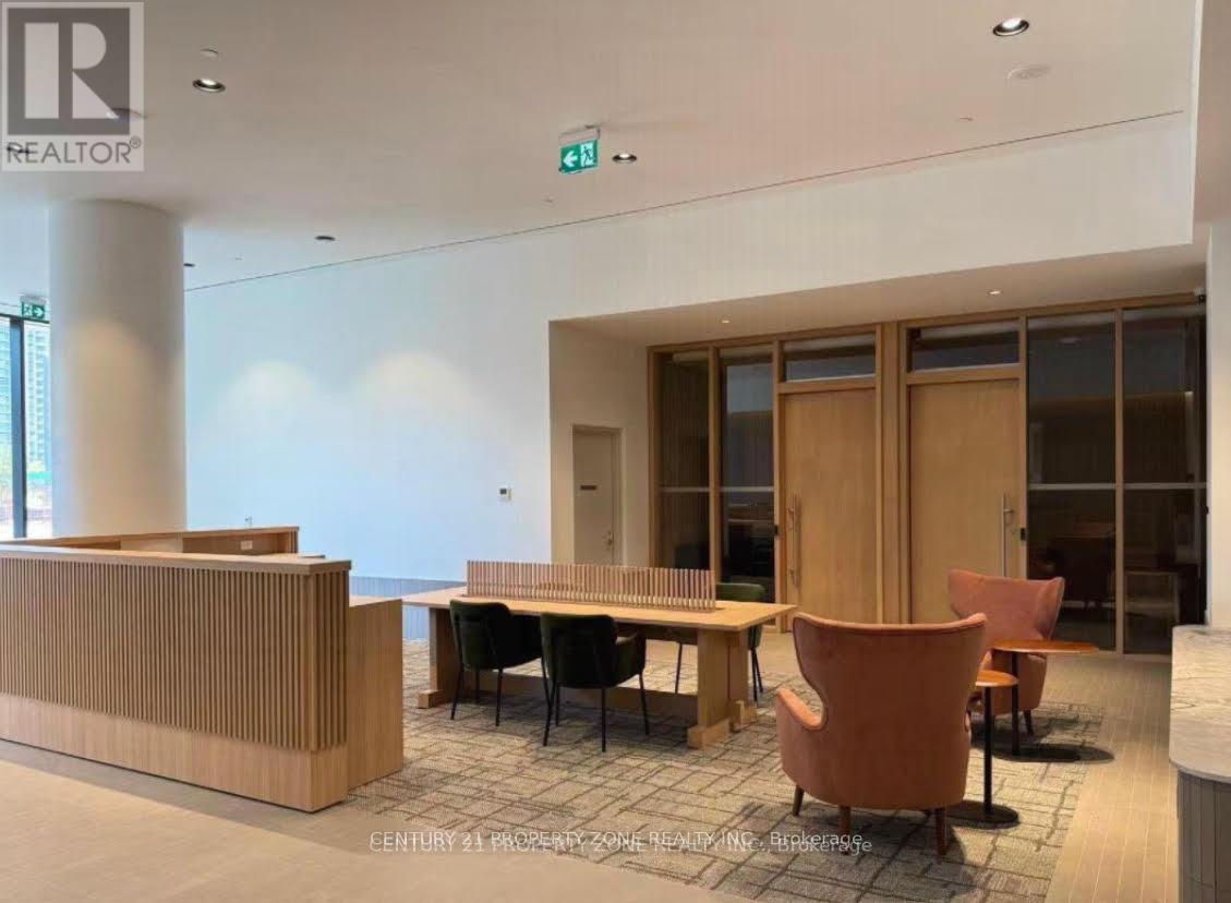 3902 - 395 Square One Drive N, Mississauga, Ontario  L5B 0P6 - Photo 2 - W12470308