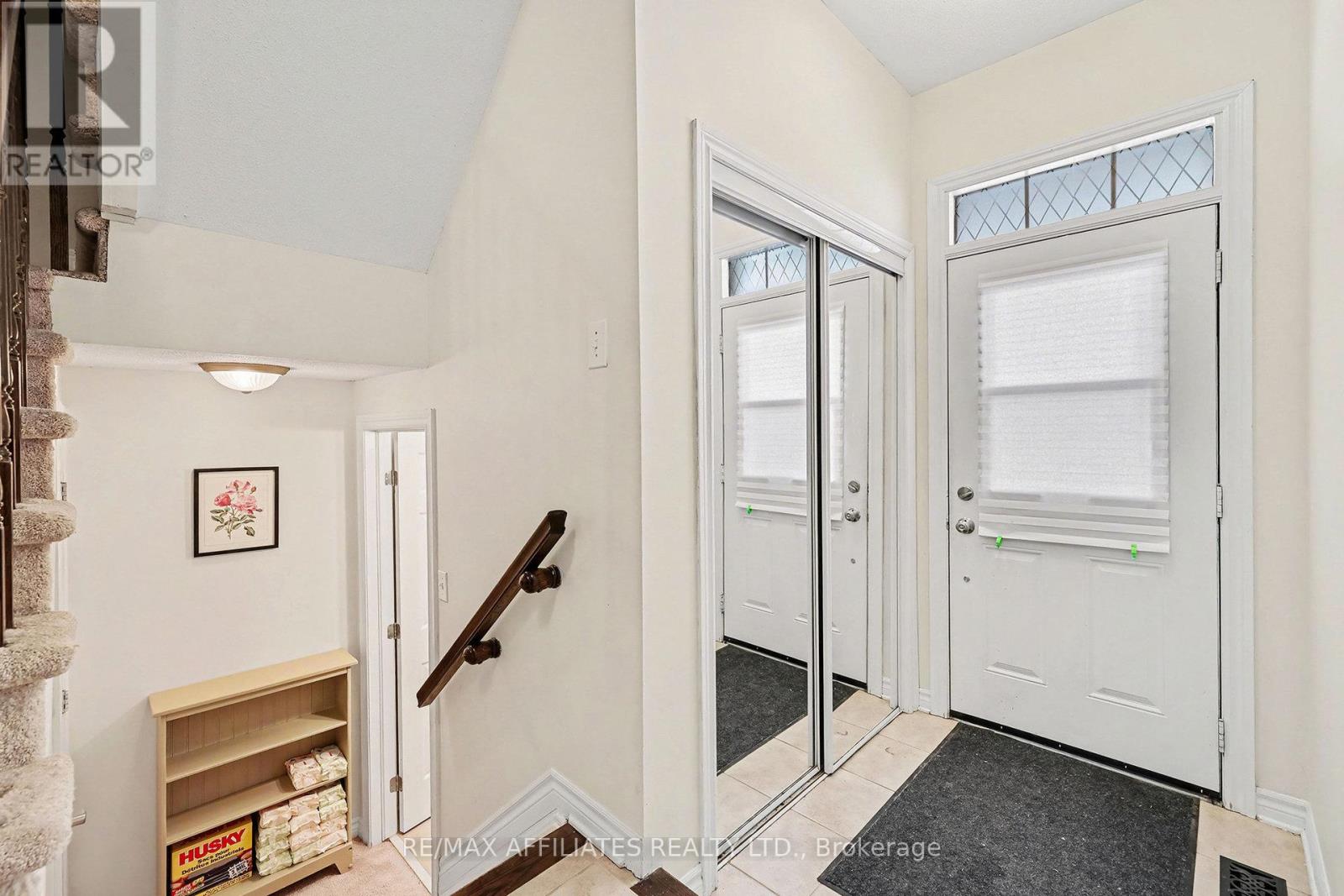 284 Par-La-Ville Circle, Ottawa, Ontario  K2S 0M4 - Photo 2 - X12592742