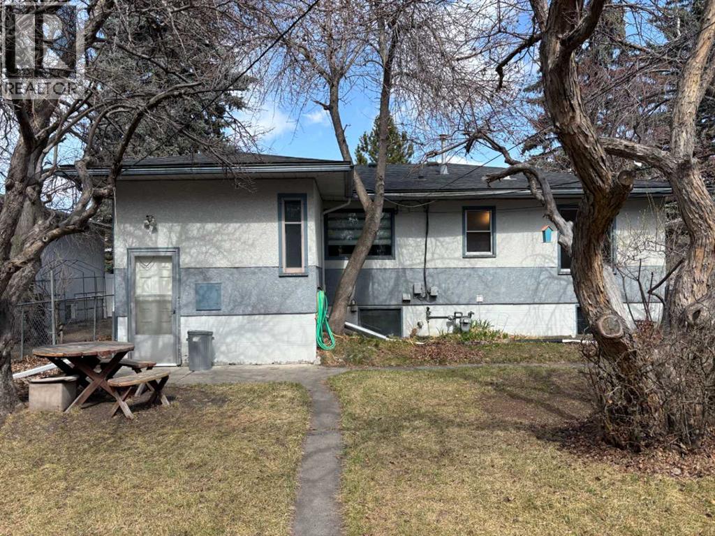 2111 Halifax Crescent Nw, Calgary, Alberta  T2M 4C8 - Photo 40 - A2211175