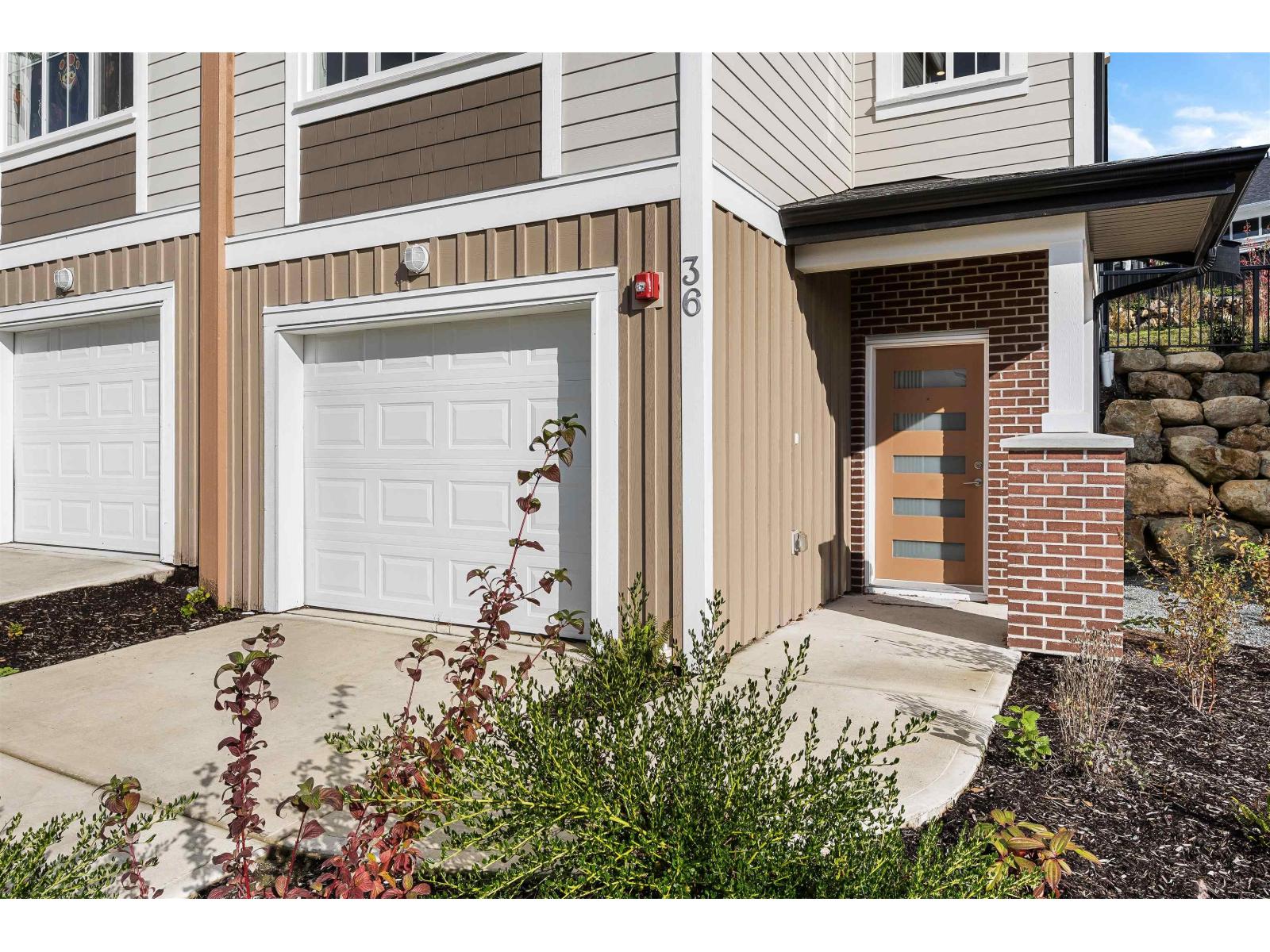 36 1928 Woodside Boulevard, Mt Woodside, Agassiz, British Columbia  V0M 1A1 - Photo 1 - R3072086