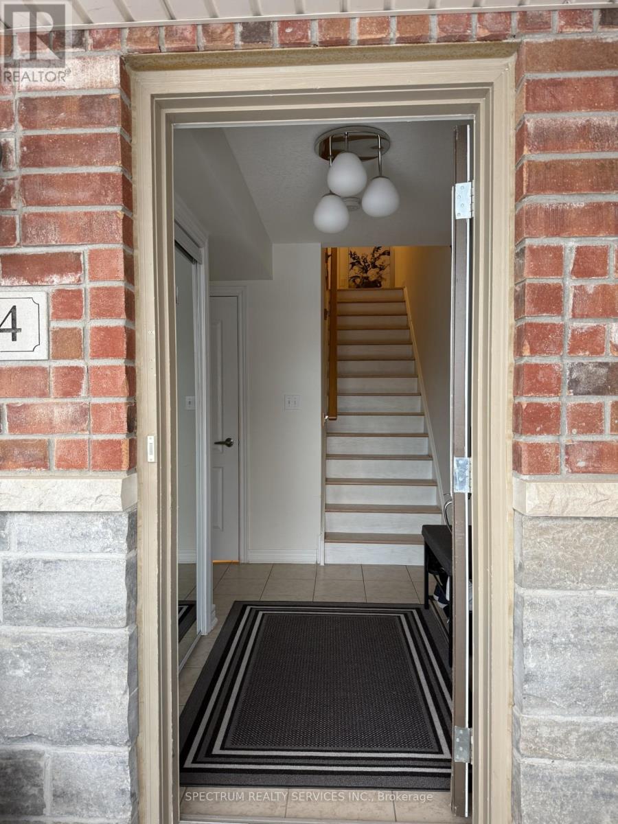 154 Truedell Circle, Hamilton, Ontario  L8B 0T1 - Photo 3 - X12605800