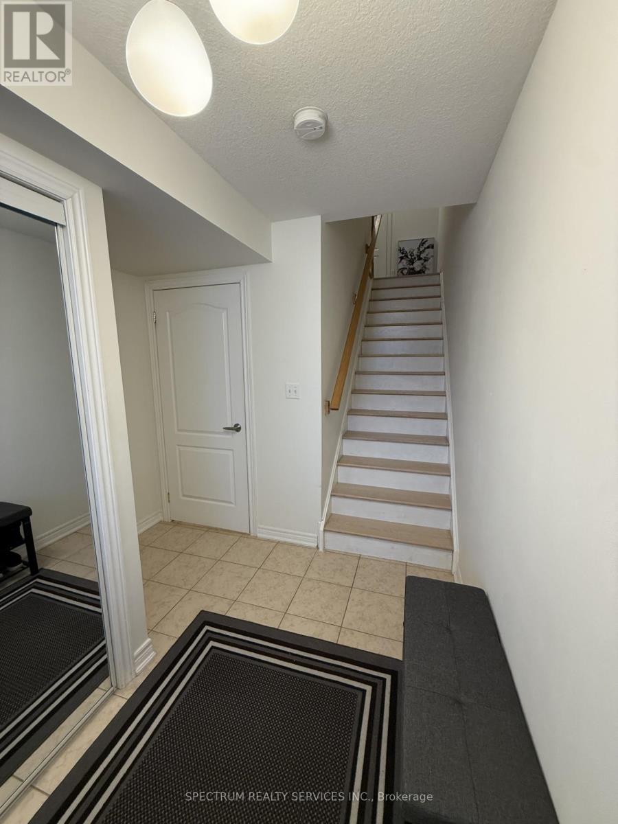 154 Truedell Circle, Hamilton, Ontario  L8B 0T1 - Photo 4 - X12605800