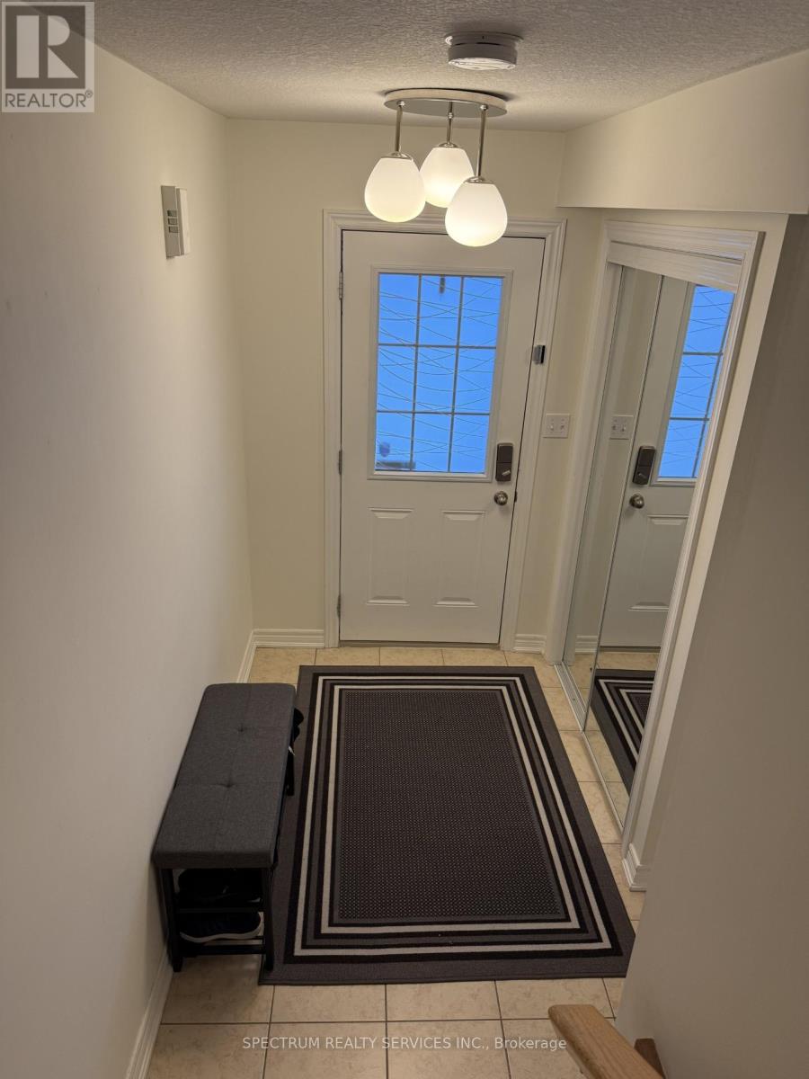 154 Truedell Circle, Hamilton, Ontario  L8B 0T1 - Photo 5 - X12605800