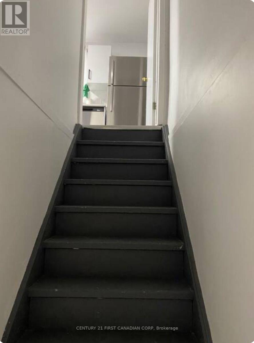 2 - 292 Simcoe Street, London East, Ontario  N6B 1J5 - Photo 6 - X12605900