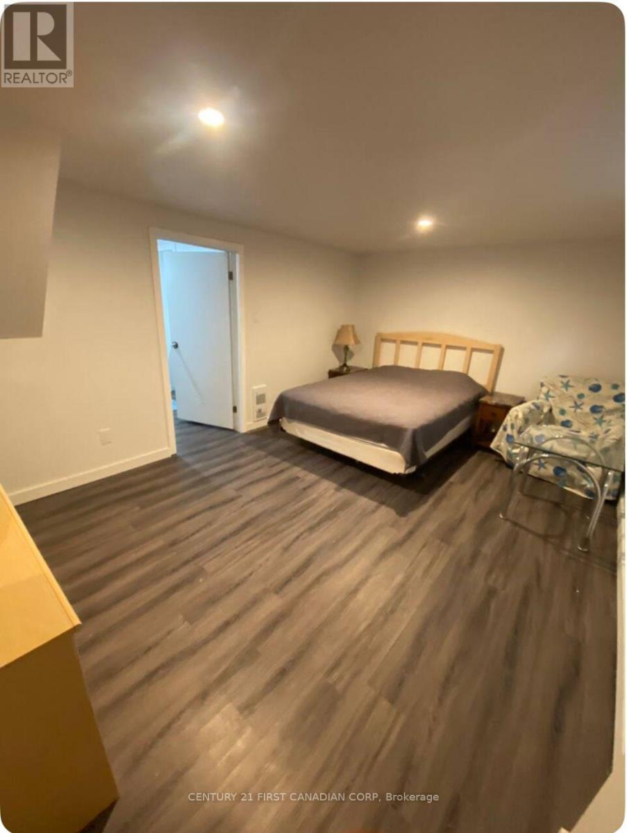 2 - 292 Simcoe Street, London East, Ontario  N6B 1J5 - Photo 7 - X12605900