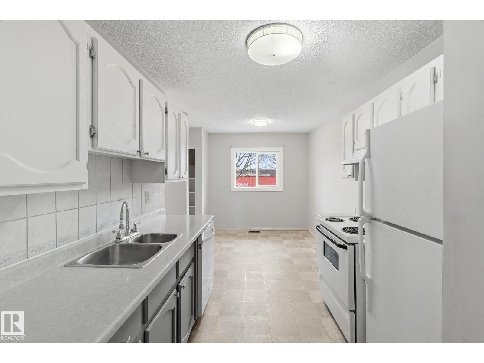 #1 2020 105 St Nw, Edmonton, Alberta  T6J 5J2 - Photo 10 - E4467557