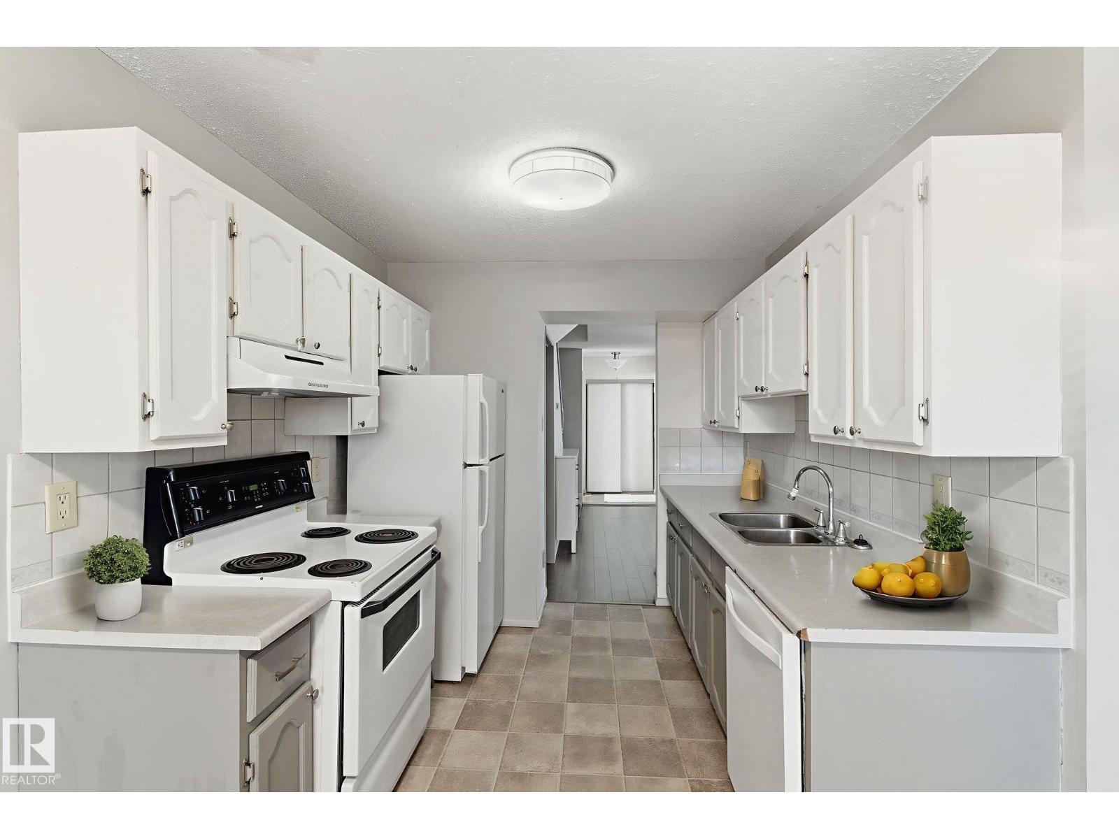 #1 2020 105 St Nw, Edmonton, Alberta  T6J 5J2 - Photo 11 - E4467557