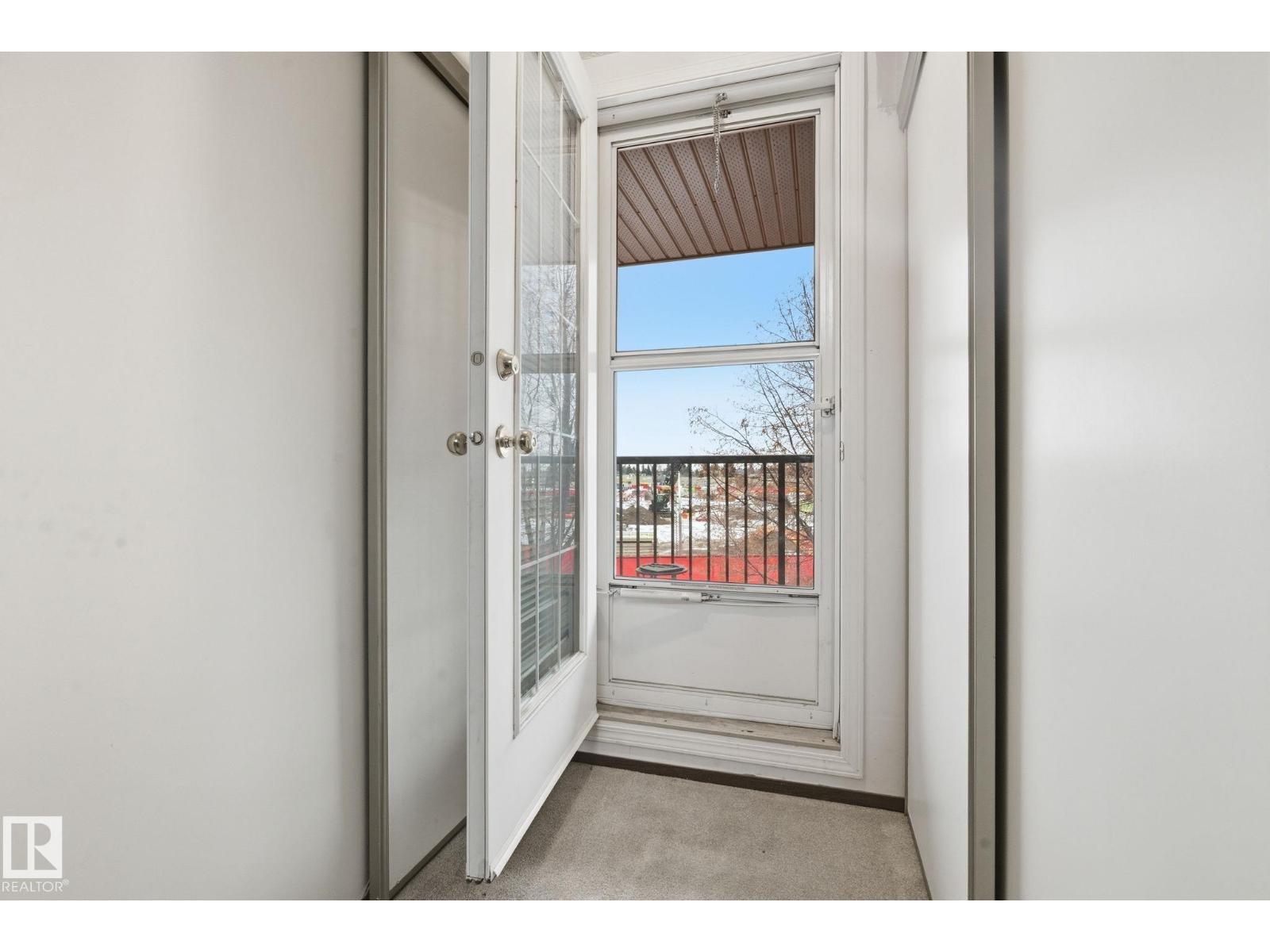 #1 2020 105 St Nw, Edmonton, Alberta  T6J 5J2 - Photo 2 - E4467557