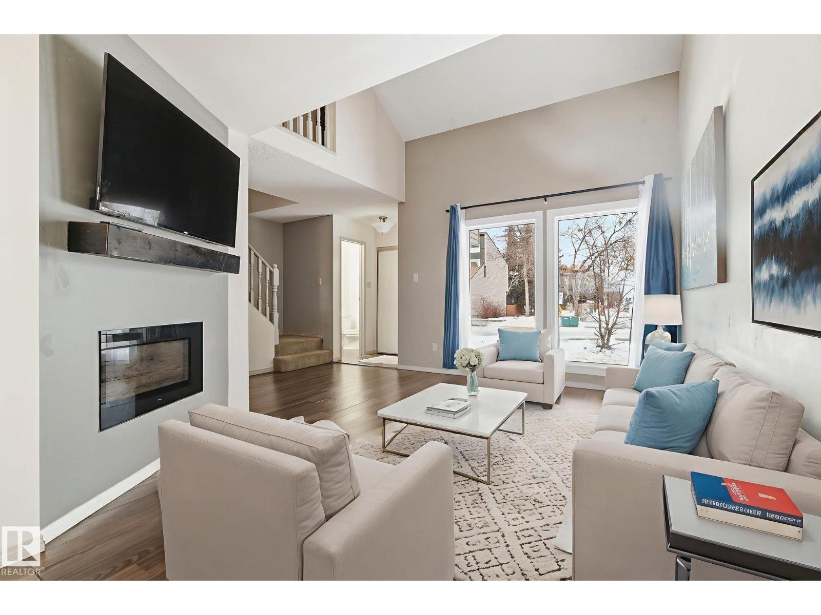 #1 2020 105 St Nw, Edmonton, Alberta  T6J 5J2 - Photo 3 - E4467557