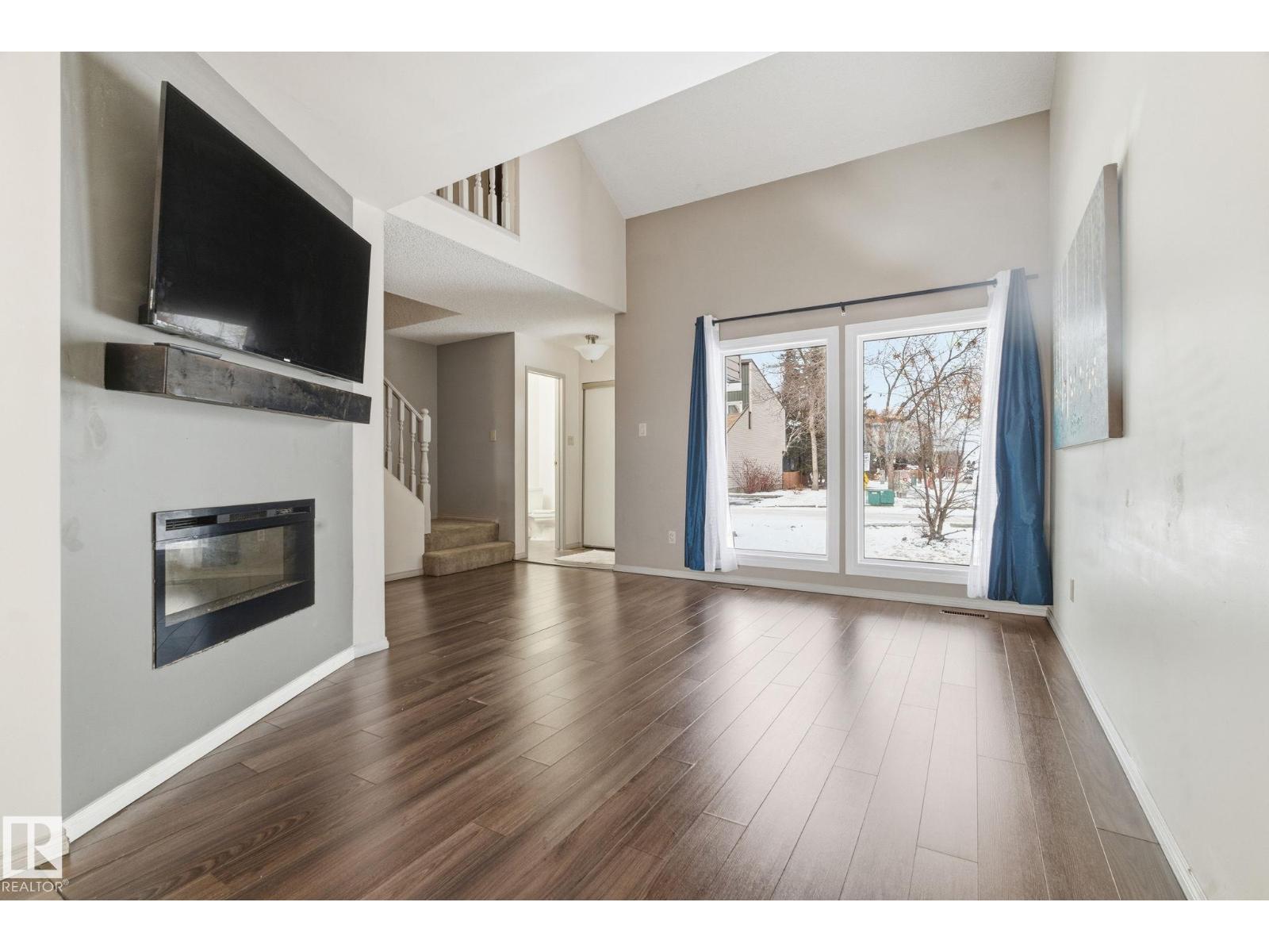 #1 2020 105 St Nw, Edmonton, Alberta  T6J 5J2 - Photo 4 - E4467557