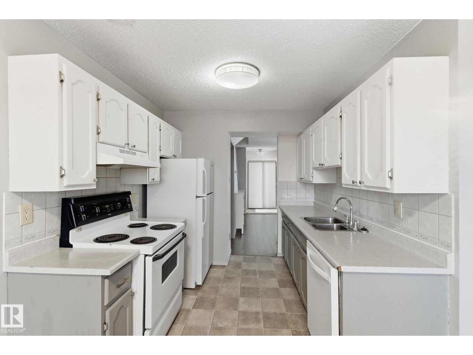 #1 2020 105 St Nw, Edmonton, Alberta  T6J 5J2 - Photo 7 - E4467557