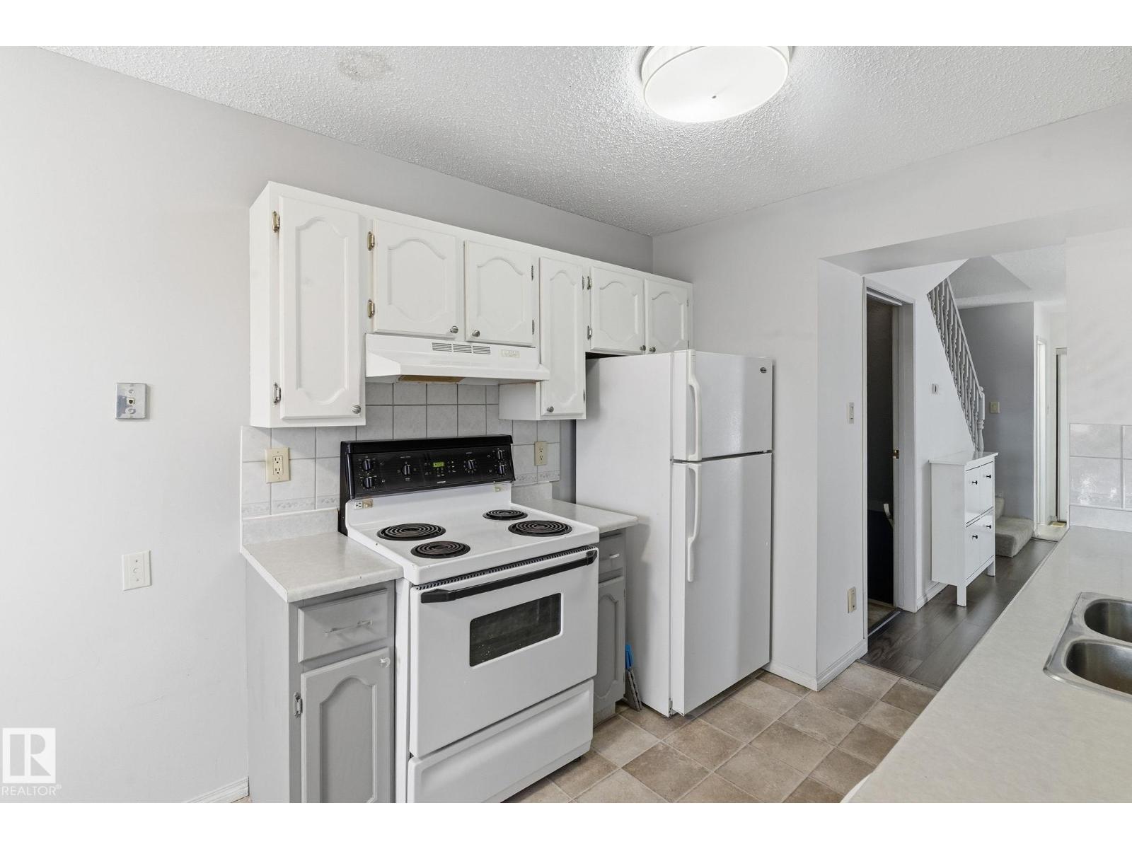 #1 2020 105 St Nw, Edmonton, Alberta  T6J 5J2 - Photo 8 - E4467557