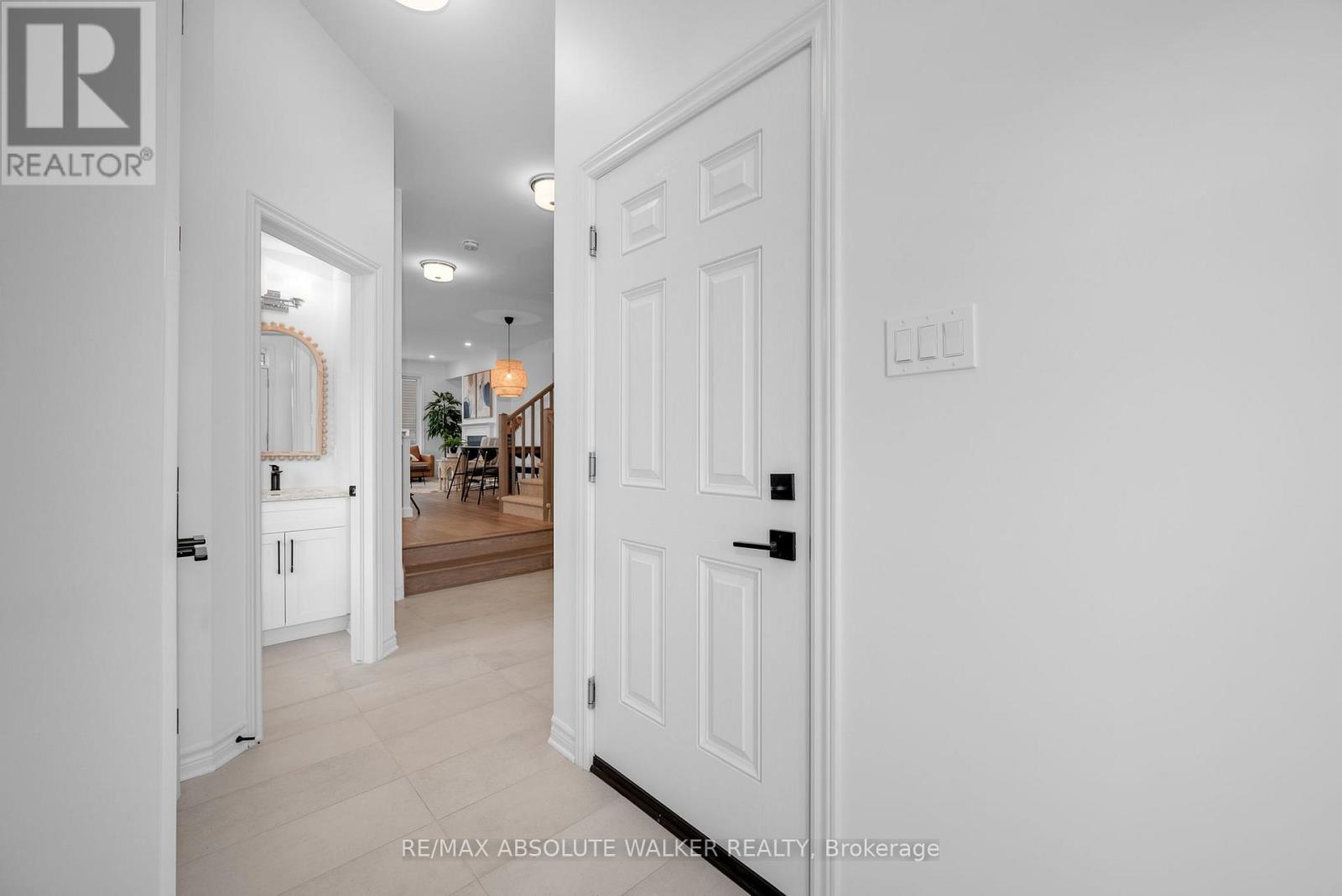 154 Kerala Place, Ottawa, Ontario  K1T 0Z3 - Photo 4 - X12605892