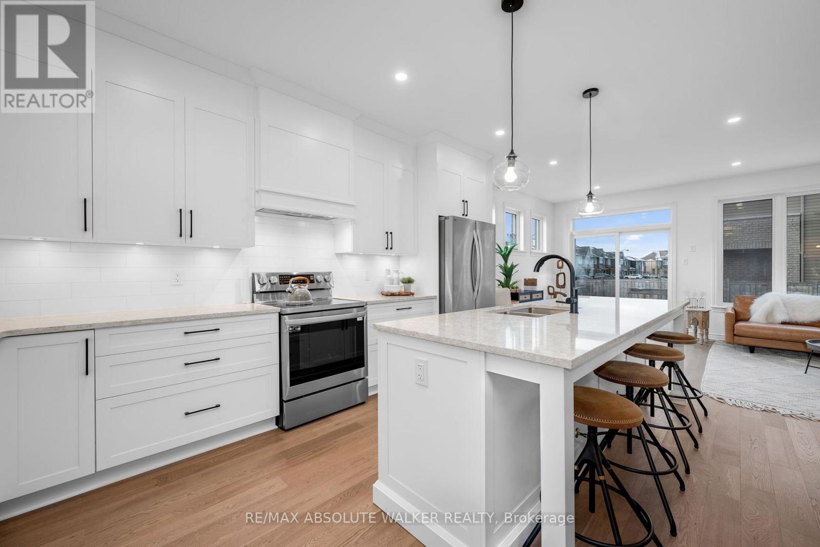 154 Kerala Place, Ottawa, Ontario  K1T 0Z3 - Photo 6 - X12605892