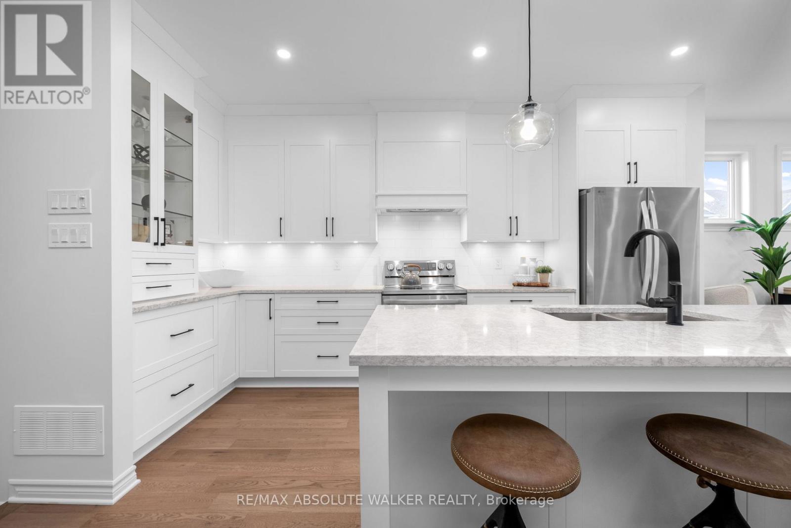 154 Kerala Place, Ottawa, Ontario  K1T 0Z3 - Photo 7 - X12605892