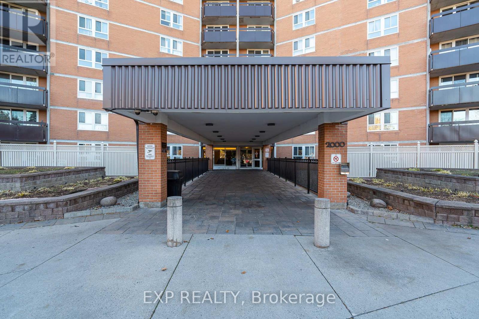 415 - 2000 Jasmine Crescent, Ottawa, Ontario  K1J 8K4 - Photo 3 - X12605936