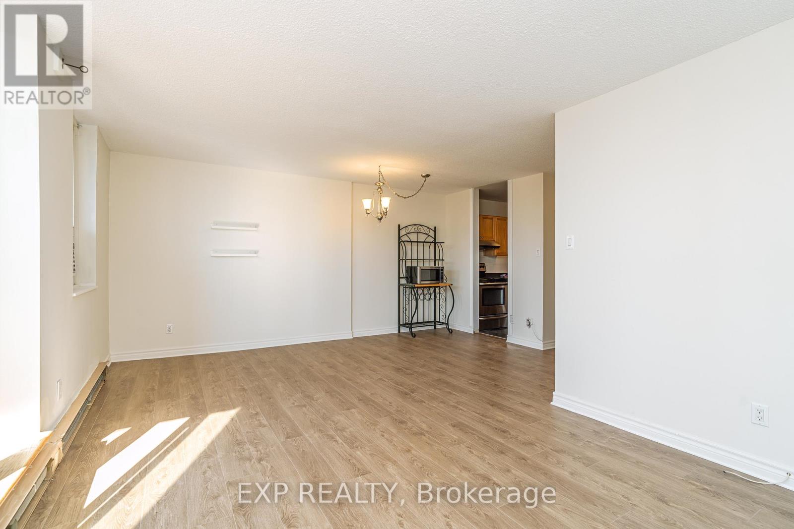 415 - 2000 Jasmine Crescent, Ottawa, Ontario  K1J 8K4 - Photo 9 - X12605936