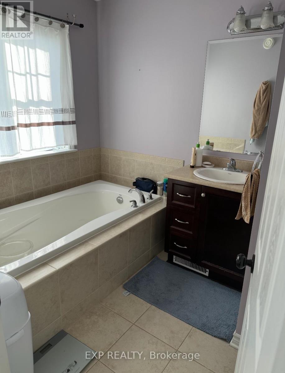 94 Selhurst Avenue, Ottawa, Ontario  K2G 7C9 - Photo 10 - X12606052