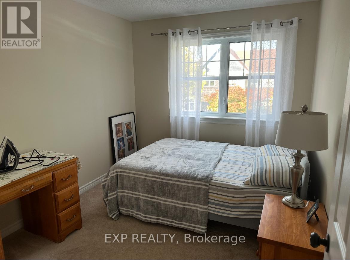 94 Selhurst Avenue, Ottawa, Ontario  K2G 7C9 - Photo 11 - X12606052