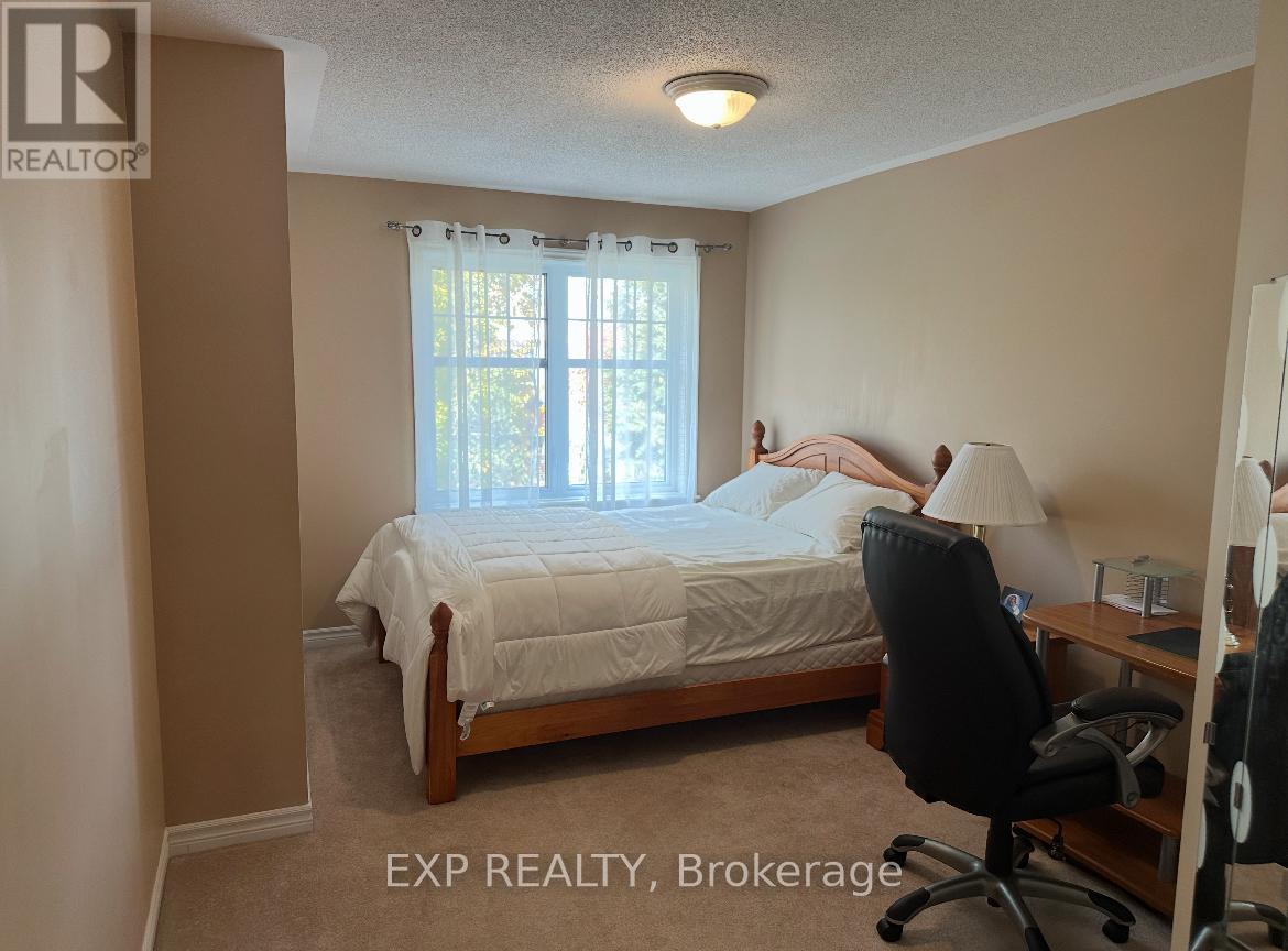 94 Selhurst Avenue, Ottawa, Ontario  K2G 7C9 - Photo 12 - X12606052